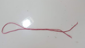 刺繍糸かリリアン糸を用意