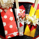 お正月　折り紙で飾る　折り方も簡単　花の付いたお祝い膳の作り方3選